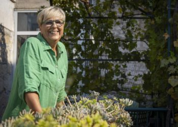 Slobodna Dalmacija – Iznajmljivačica s dvije naj-host titule: Iz mog dvora niti jedan gost na ulicu u kostimu ili polugol nije izišao. I neće