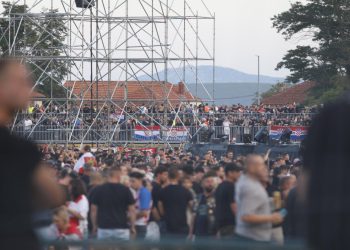 Slobodna Dalmacija – Javio nam se redar koji je iskusio sav kaos oko Thompsona: ‘Vrijeđali su nas, skoro pljuvali! A pisalo je…’