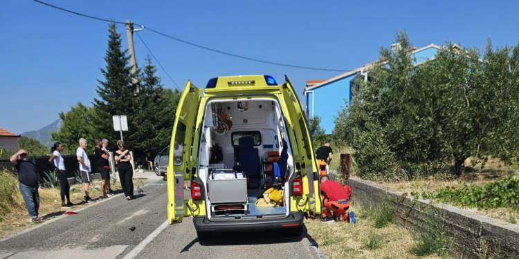 Slobodna Dalmacija – Motociklist teže ozlijeđen u prometnoj nesreći na županijskoj cesti; mještani: U asfaltni sloj nije uloženo ni centa