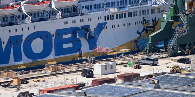 Slobodna Dalmacija – Odzvonilo je brodu Moby Drea; azbestni otpad s broda ne smije završiti u Hrvatskoj! Evo tko je donio odluku