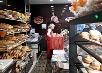 Slobodna Dalmacija – Ove nedjelje imat ćete gdje u spizu, ali ipak dva šoping centra neće raditi. Imamo popis trgovina za hitnu nabavku