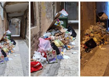 Slobodna Dalmacija – Pogledajte užas u centru Splita, ni desetak metara od Peristila sramotni prizori: ‘Ne odvozi se već tri, četiri dana…’