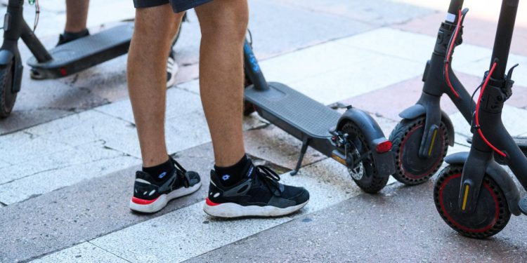 Slobodna Dalmacija – Policija više nema milosti prema vozačima romobila! Ovi roditelji su ‘platili’ zbog dječje obijesti: ‘Opasni su…’