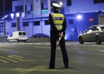 Slobodna Dalmacija – Rastrojeni Splićanin koji je bježeći od policije naredao puste prekršaje završio iza rešetaka; možda se dozove pameti