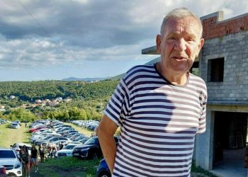 Slobodna Dalmacija – Sinjanin je za Thompsonov koncert nesebično pomogao stotinama, sada je dobio poseban poklon: ‘Hvala Vam, dida Iko’