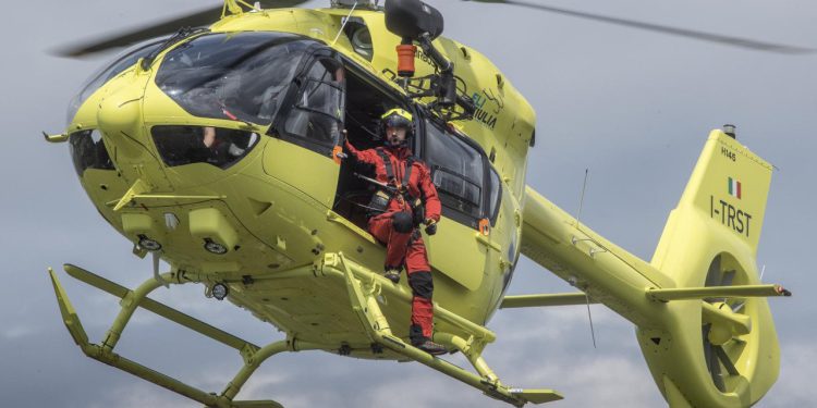 Slobodna Dalmacija – Splitska djeca laserom ‘gađala’ helikopter! Roditelji zvali policiju; ovo može biti pogibeljno: ‘To nisu igračke…’