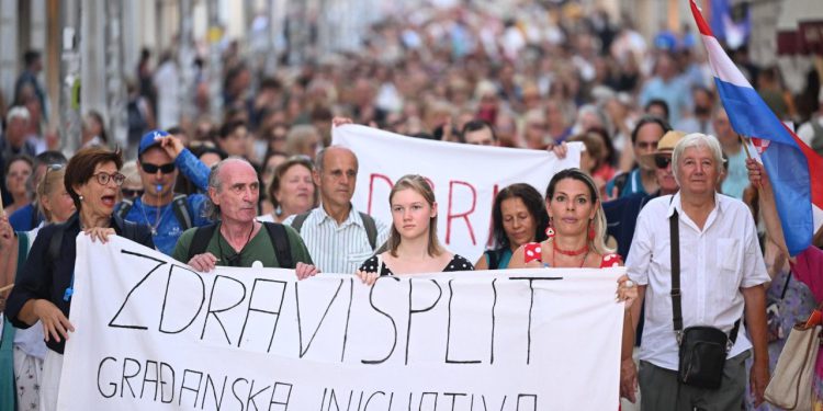 Slobodna Dalmacija – Splitska građanska inicijativa pisala Plenkoviću i Butkoviću: ‘Hitno objavite papir po kojem Moby Drea napušta Hrvatsku’