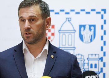 Slobodna Dalmacija – Šuta: ‘Danas obilježavamo 35. obljetnicu početka Balvan revolucije. Nažalost, upravo sam dobio slike vandalizma…’