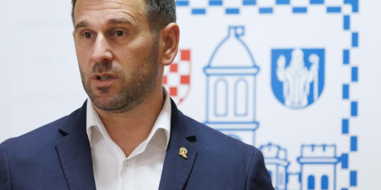 Slobodna Dalmacija – Šuta: ‘Danas obilježavamo 35. obljetnicu početka Balvan revolucije. Nažalost, upravo sam dobio slike vandalizma…’
