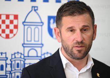 Slobodna Dalmacija – Šuta pozvao Splićane da dođu na sutrašnji prosvjed ispred Banovine: ‘Nemam ovlasti nad brodogradilištem, ali imam…’