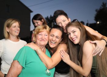 Slobodna Dalmacija – Svekrva i tri neviste u istoj kući? Našli smo ih u ovom mistu, na fešti se skupilo skoro 50 nevista: Tribamo i češće…