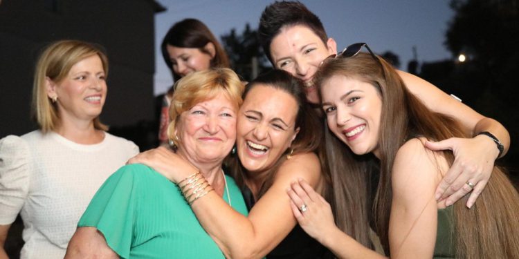 Slobodna Dalmacija – Svekrva i tri neviste u istoj kući? Našli smo ih u ovom mistu, na fešti se skupilo skoro 50 nevista: Tribamo i češće…