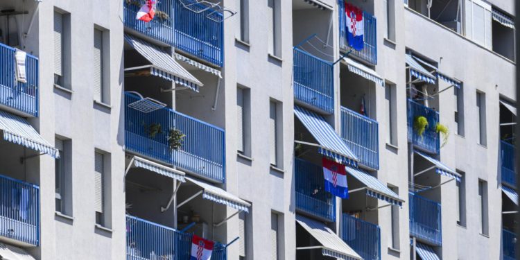 Slobodna Dalmacija – Svi pričaju o sramotnom oglasu za splitski stan! Vlasnica se žali na zlobu; od studenata mjesečno traži bogatstvo