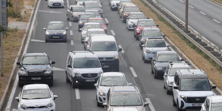 Slobodna Dalmacija – Teško ludilo zbog požara na izlazu iz Splita: ‘Kaos, svi divljaju, ulaze u križanje, trube…’ Zvali smo policiju