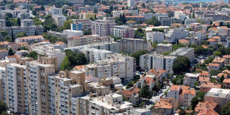 Slobodna Dalmacija – U splitskom kvartu završeno oslikavanje murala koji podiže rasploženje, pogledajte kako izgleda: ‘Donosi vedrinu…’