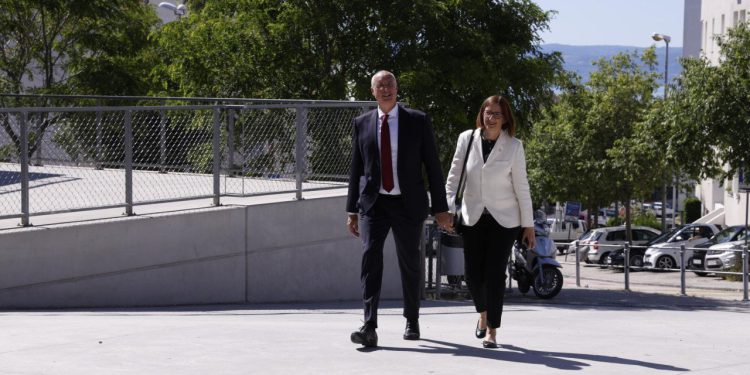 Slobodna Dalmacija – Unatoč obećanjima bivše gradske uprave, problem sigurnog dolaska djece do škole Žnjan