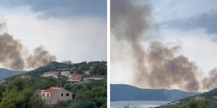 Slobodna Dalmacija – VIDEO Grom izazvao požar u zaleđu Marine, vatrogasci ga uspjeli lokalizirati: ‘I noćas ćemo dežurati…’