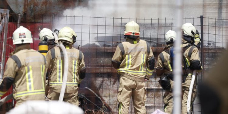 Slobodna Dalmacija – Vatrogasci i Hitna pomoć – NEMA PROLAZA! U dvije godine novih 17 tisuća registriranih vozila, a novih parkinga