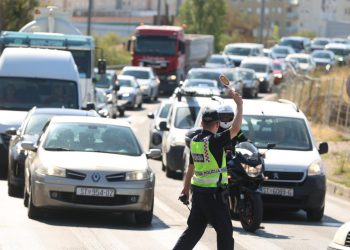 Slobodna Dalmacija – Velika prometna nesreća na solinskoj Širini! Motociklist preminuo u bolnici; policija poziva svjedoke da se jave