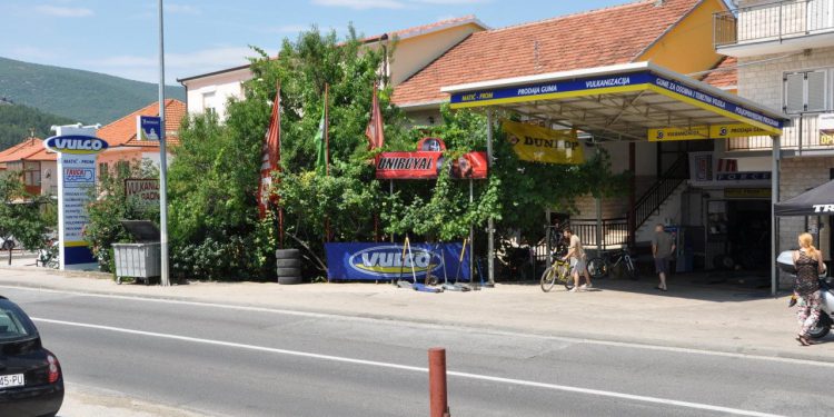 Slobodna Dalmacija – Vozio se iz Splita, auto se pokvario, platio vuču, ali su me ‘za*ebali’. Onda spas! I kad netko kaže da su Sinjani loši