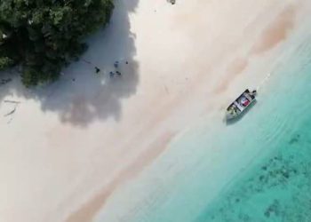 SLUČAJ DRŽAVE TUVALU: "Ako nas more proguta selimo se na internet!"