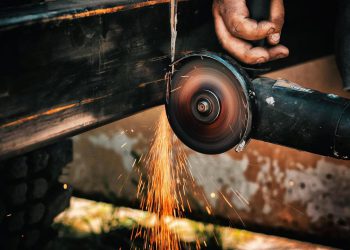 Splitska policija otkrila da je požar u Rupotinama nastao zbog brušenja metalnih cijevi i paljenja neodržavane trave