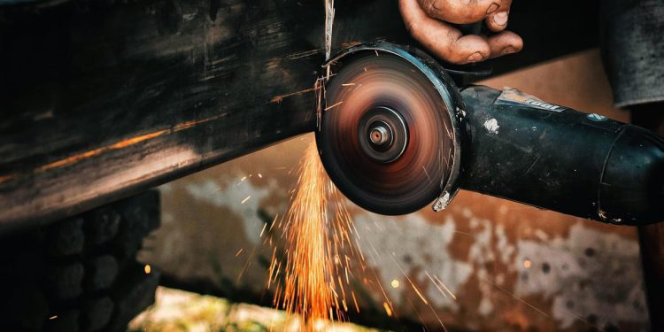 Splitska policija otkrila da je požar u Rupotinama nastao zbog brušenja metalnih cijevi i paljenja neodržavane trave