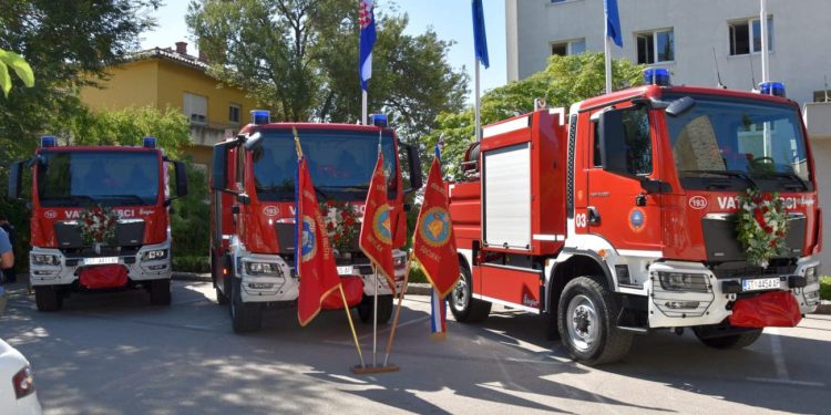 Splitski vatrogasci gasili požare na Braču i Hvaru, intervencije i u Splitu