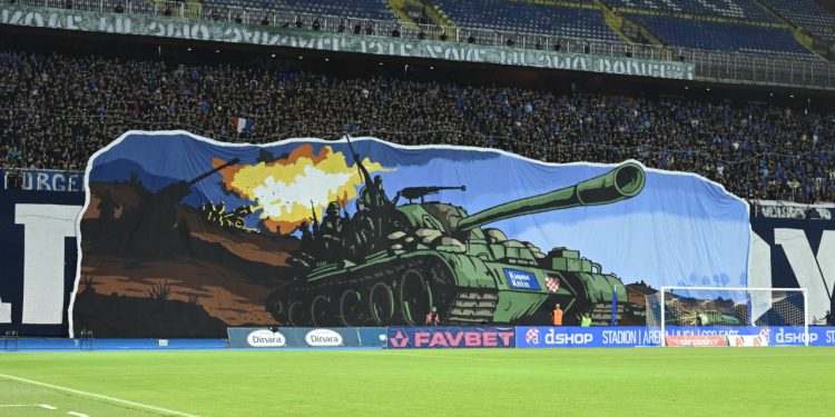 Sportske novosti – FOTO Pogledajte impresivnu koreografiju BBB-a u čast Oluje na Maksimiru! uUsvečanoj loži Boban, Zajec…