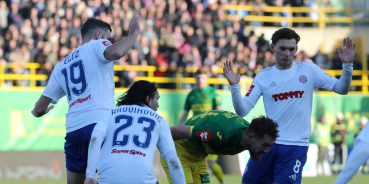 Sportske novosti – Kuha li se ‘veliki bijeg’ s Poljuda? Izbornik otkrio: ‘Očajnički želi transfer, bilo je interesa iz Bundeslige’