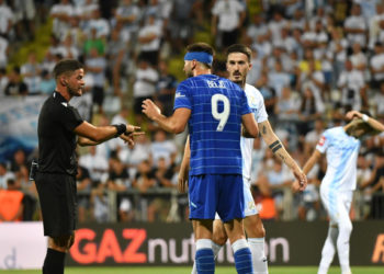 Sportske novosti – ‘Ne mogu šutjeti! Kad su u pitanju Dinamo i Hajduk, provjerava se svaka imalo dvojbena situacija, a vidi čuda…’