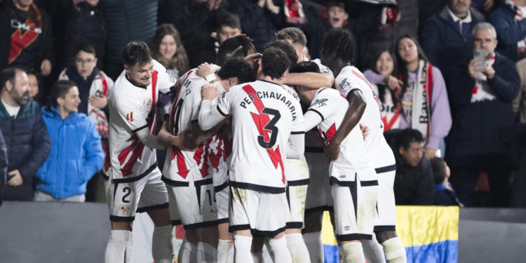 Sportske novosti – Otišli podržati voljeni klub, potrošili 4.700 eura, pa završili u ‘krivoj’ državi! Dočeko ih sablasno prazan stadion