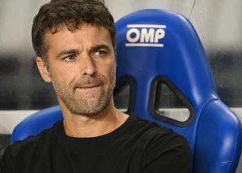 Sportske novosti – Potopljeni Poljud, dramatična pobjeda Bijelih i ‘tajni razgovor’ predsjednika Istre i Hajdukova trenera Garcije