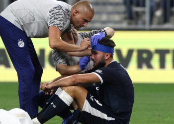 Sportske novosti – Raskrvareni junak Dinama: ‘Glava je dobro, najbitnija je pobjeda’; Radeljić: ‘Platili smo zbog lošeg početka’