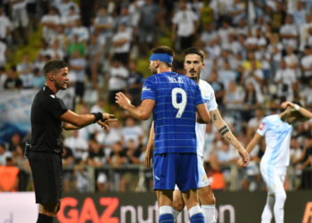 Sportske novosti – Šef sudaca igra se s Kustićevim strpljenjem: Pa kakva su to objašnjenja?! Je li monsieur Layec zreo za “au revoir”?