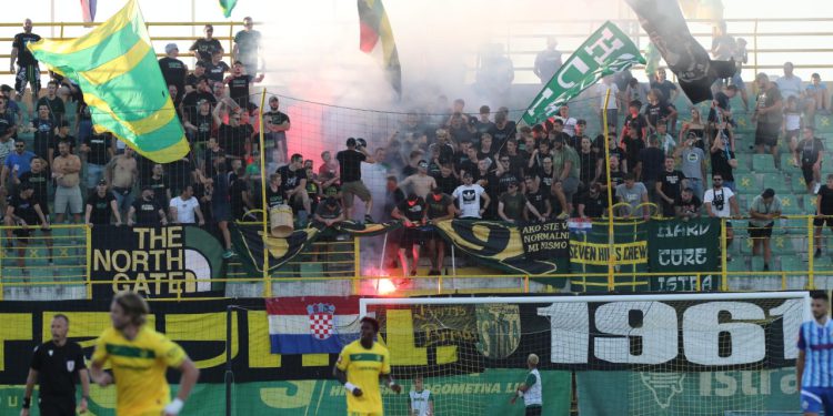 Sportske novosti – Sportskim novostima za rođendan zabranili ulaz na Drosinu, stvar je spasila nogometašica Istre