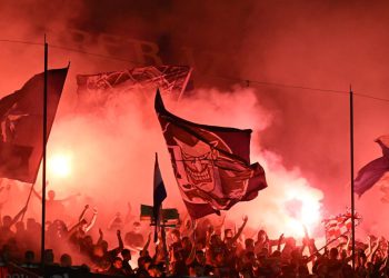 Sportske novosti – Stigle kazne za drugo kolo SHNL-a: Dinamu zbog pirotehnike, a Hajduku i Osijeku još i zbog rasizma