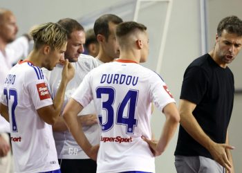 Sportske novosti – Trener Hajduka je na klupi ostavio čak šest važnih igrača, pa ‘pobrao vrhnje’ i pripremio teren za