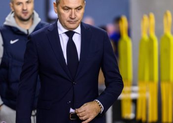 Sportske novosti – Velika odluka pred HNS-om! Kustić nije spreman dati Dinamu i Hajduku ključeve, a priča o održanoj sjednici je izmišljotina
