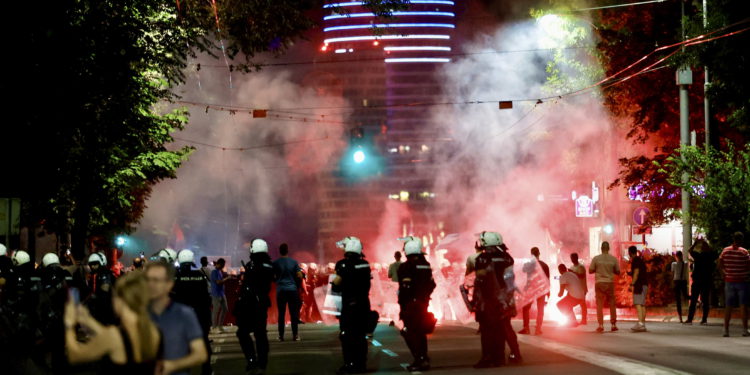 Sprema li se Zapad na rušenje Vučića, pazite što piše najugledniji medij: ‘Vrijeme je’