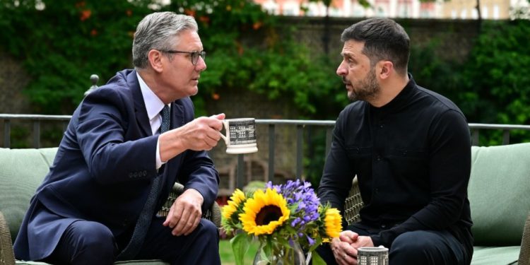 Starmer je uputio Zelenskog kako se ponašati oko Trumpa – Media – RT World News