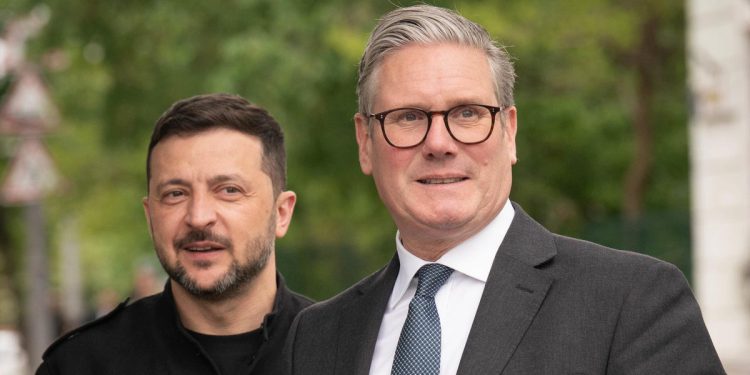 Starmer se založi za “nepokolebljivu podršku” za Ukrajinu nakon što prkosni Zelensky isključuje odustajanje od zemlje Rusiji