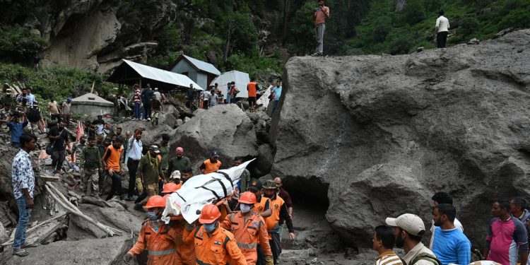 Stotine ubijenih u Indiji i Pakistanu nakon poplava – RT Indija