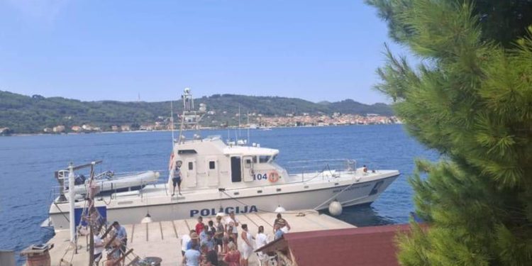 Stranci nam ulaze u kuće i pitaju gdje je toalet!