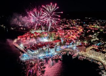 Sutivan slavi Sv. Roka – zaštitnika mjesta uz misu, procesiju, limenu glazbu i koncert Dražena Zečića te duo Matko i Brane