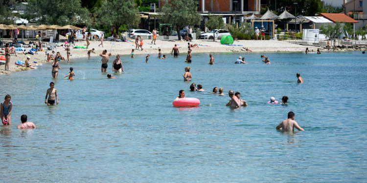 Suzana doživjela užas na plaži i završila u bolnici: ‘Otrov se proširio, cijela noga mi je poplavila’