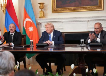 Sve oči na Trump-Putinovom samitu-ali američka-rusija Rift radi duboko-RT World News