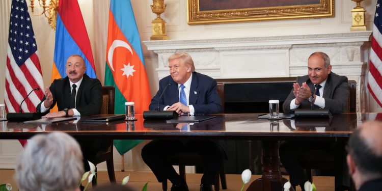 Sve oči na Trump-Putinovom samitu-ali američka-rusija Rift radi duboko-RT World News