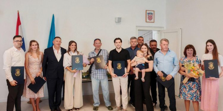 Svečano obilježen Dan Općine Pakoštane: Općina koja nema problem s negativnim demografskim trendovima