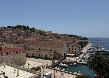 Svjetlosni spektakl na Hvaru u čast posidoniji